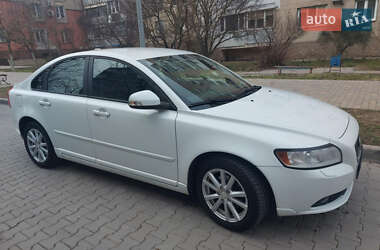 Седан Volvo S40 2011 в Южному