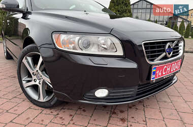 Седан Volvo S40 2012 в 
