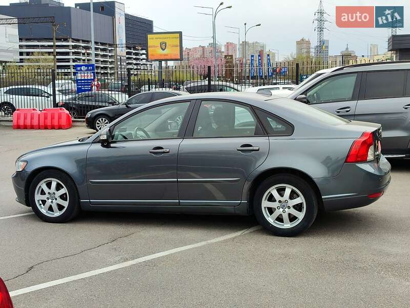 Седан Volvo S40 2011 в Киеве