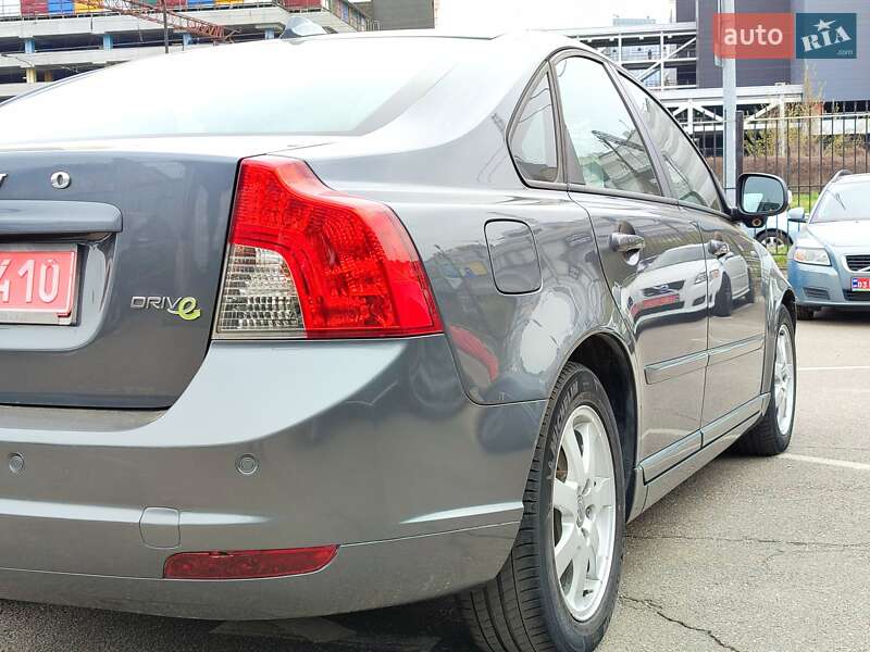 Седан Volvo S40 2011 в Киеве