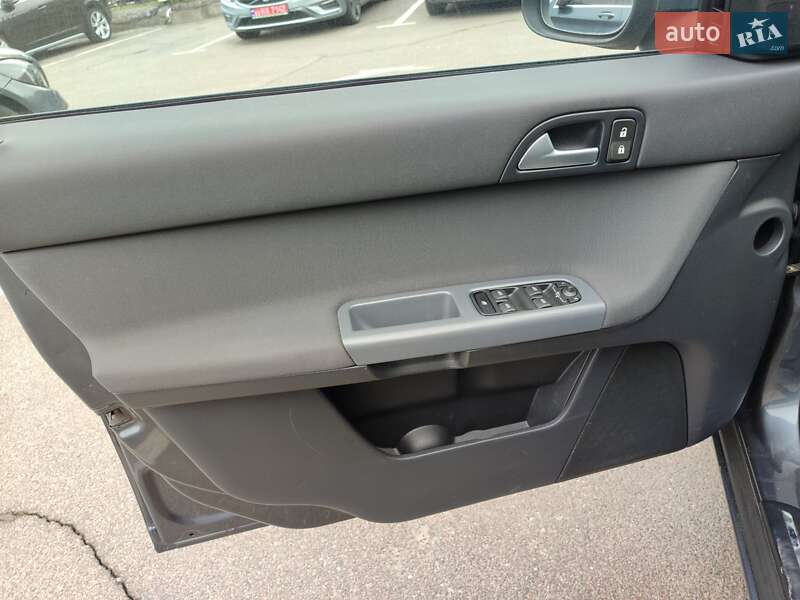 Седан Volvo S40 2011 в Киеве