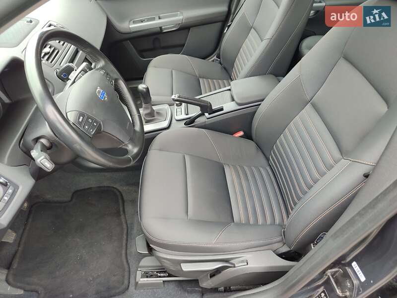 Седан Volvo S40 2011 в Киеве