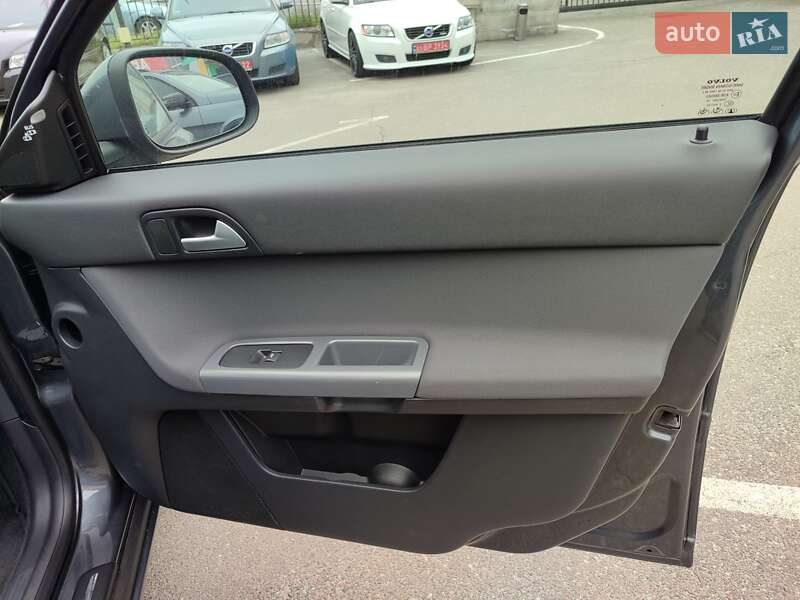 Седан Volvo S40 2011 в Киеве