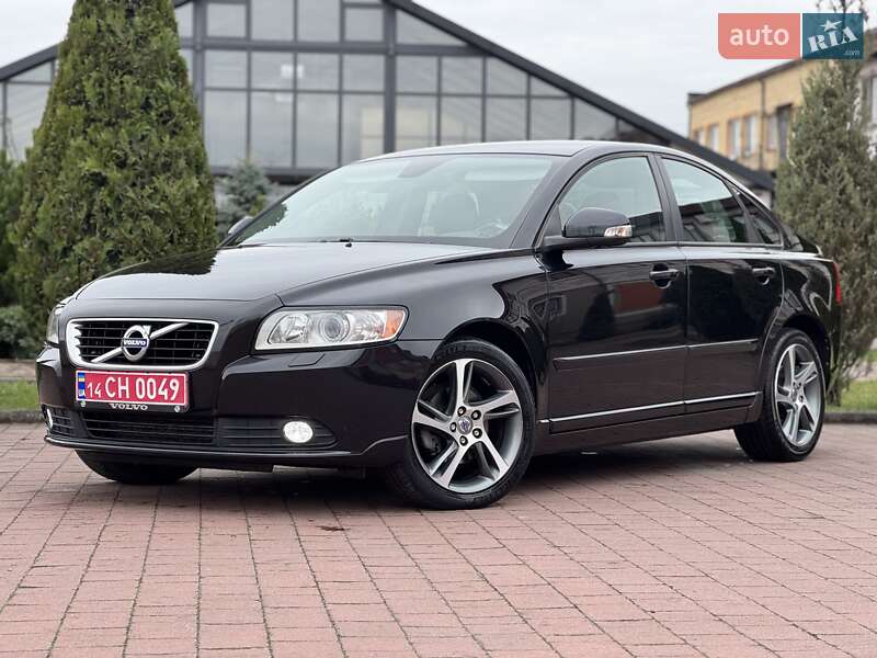 Седан Volvo S40 2012 в 