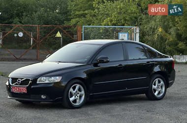 Седан Volvo S40 2012 в 