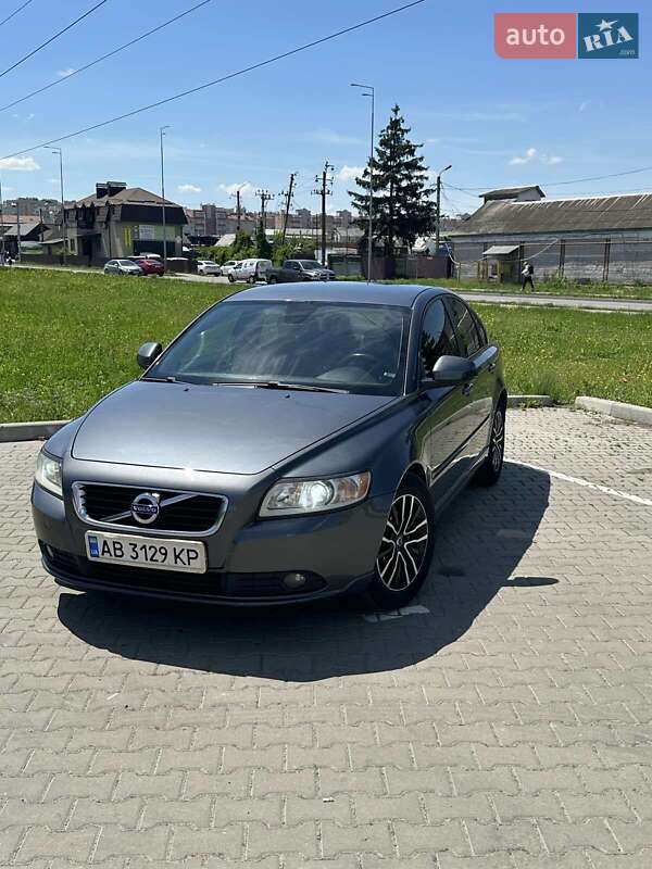 Седан Volvo S40 2010 в Виннице