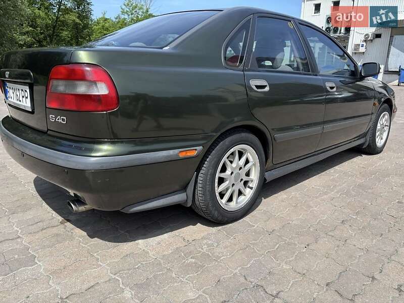 Седан Volvo S40 1996 в Львові