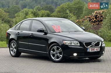 Седан Volvo S40 2012 в Калуше