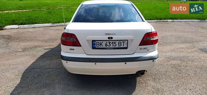 Седан Volvo S40 2001 в Ровно