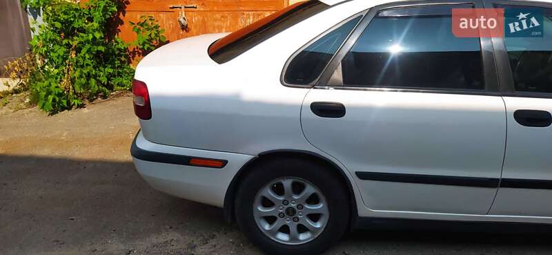 Седан Volvo S40 2001 в Ровно