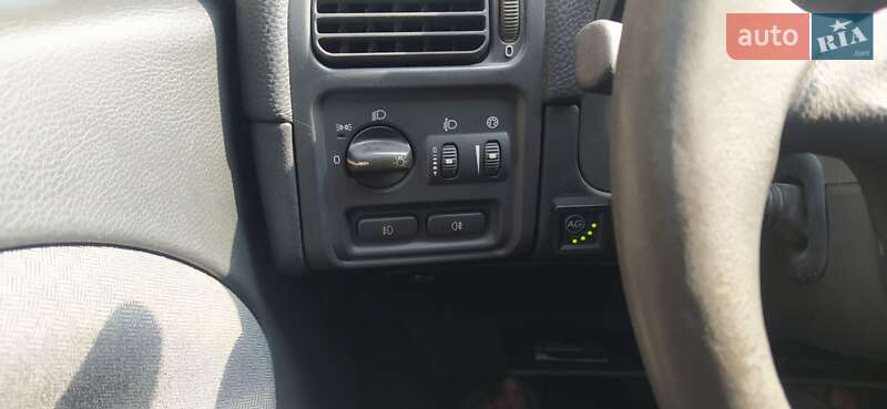 Седан Volvo S40 2001 в Ровно