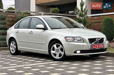 Седан Volvo S40 2012 в Стрию