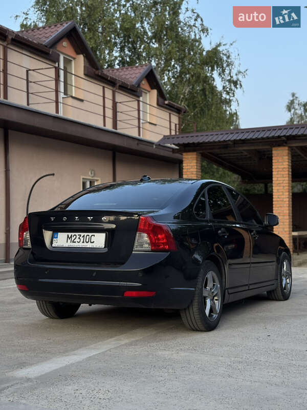 Седан Volvo S40 2009 в Киеве