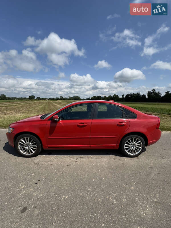 Седан Volvo S40 2010 в Чернигове