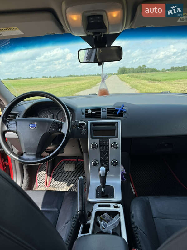 Седан Volvo S40 2010 в Чернигове