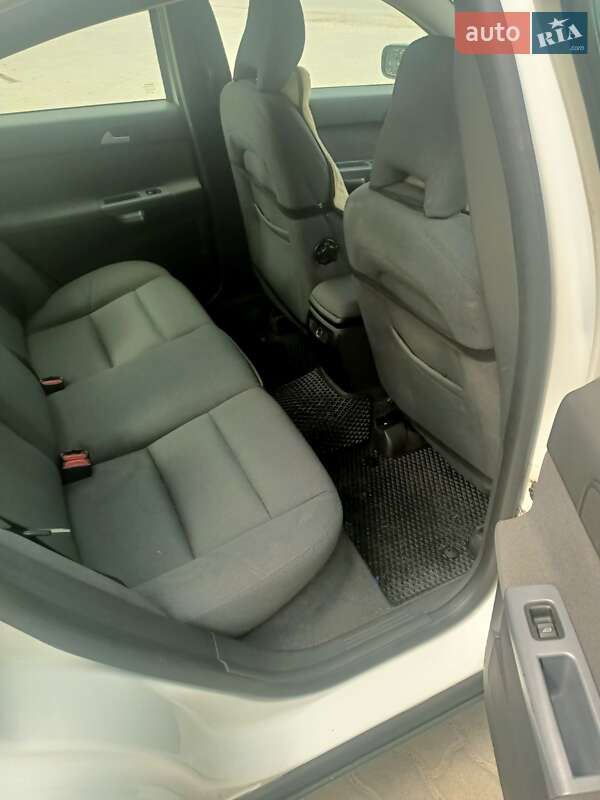 Седан Volvo S40 2005 в Хоросткове