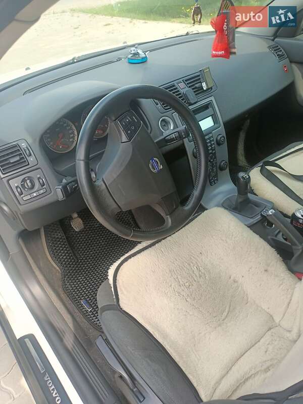 Седан Volvo S40 2005 в Хоросткове