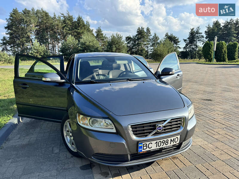 Седан Volvo S40 2010 в Судовой Вишне