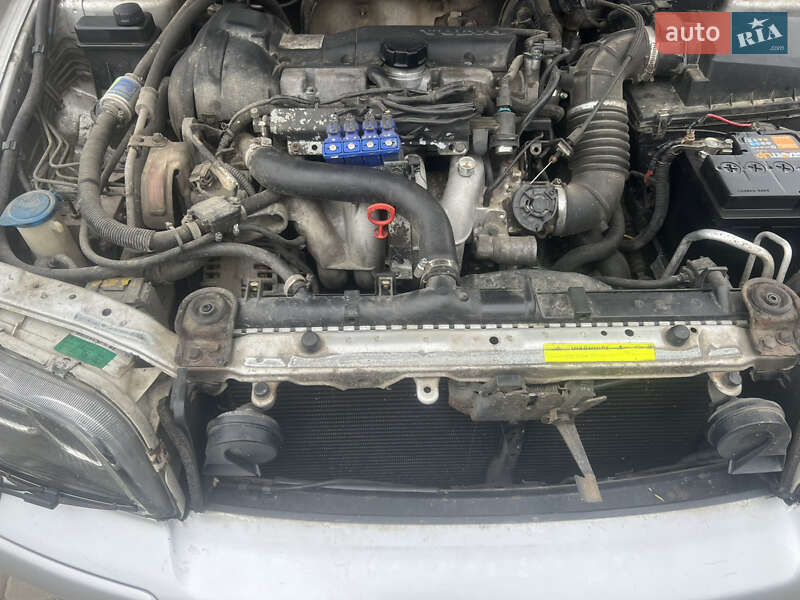 Седан Volvo S40 2003 в Нововолынске