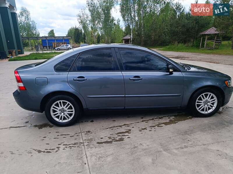 Седан Volvo S40 2006 в Славуті