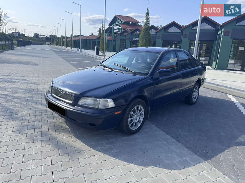 Volvo S40 1998