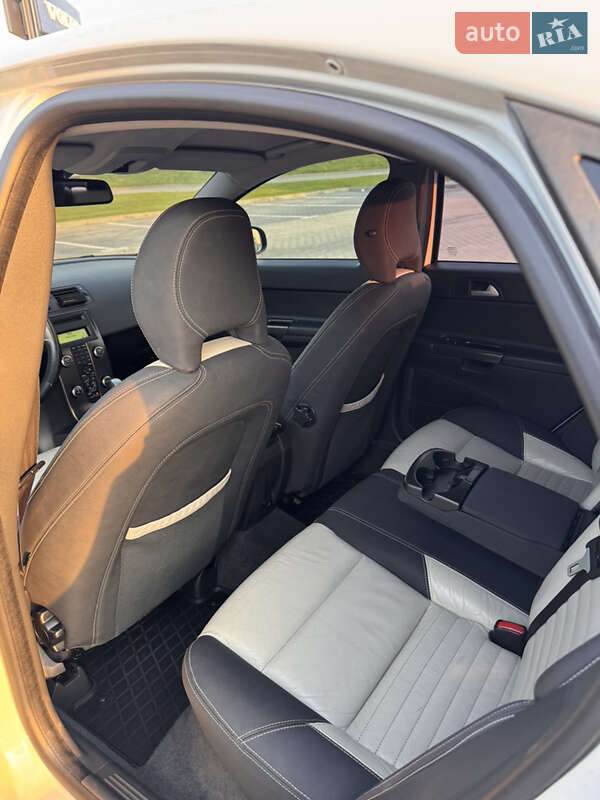 Седан Volvo S40 2008 в Львові