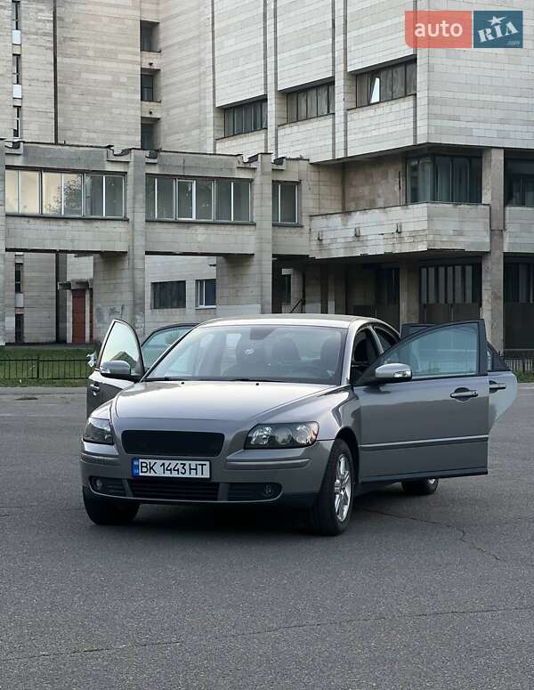 Седан Volvo S40 2006 в Киеве