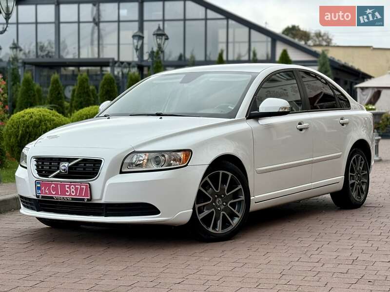 Седан Volvo S40 2010 в Стрые