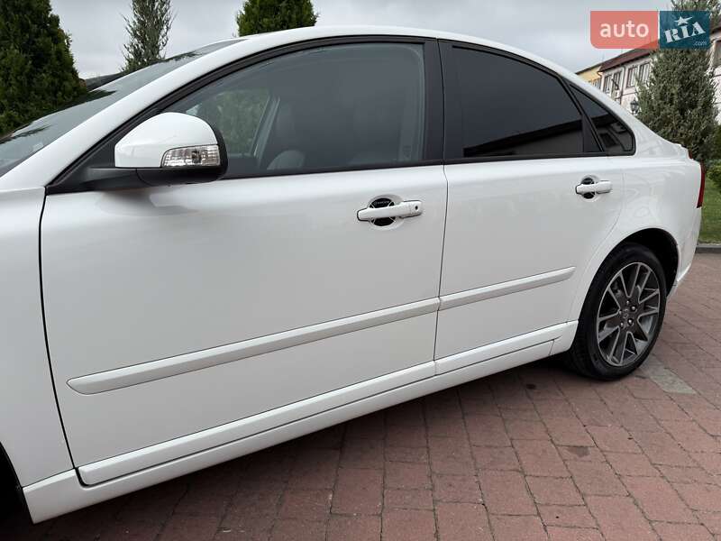 Седан Volvo S40 2010 в Стрые