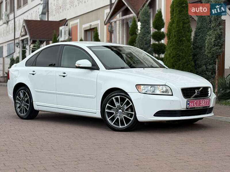 Седан Volvo S40 2010 в Стрые
