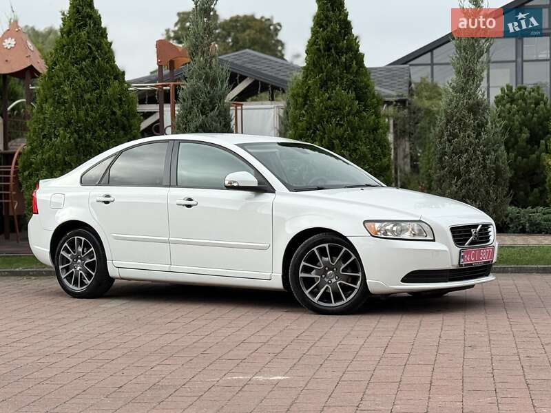 Седан Volvo S40 2010 в Стрые