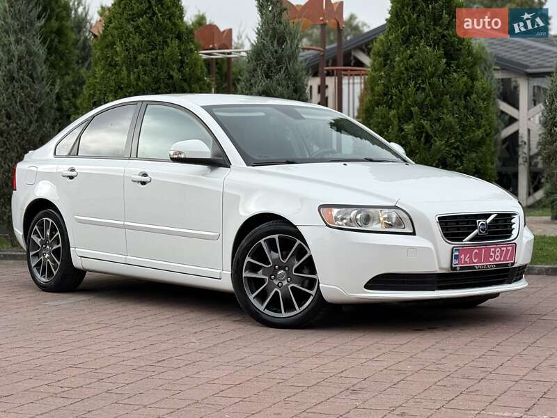 Седан Volvo S40 2010 в Стрые