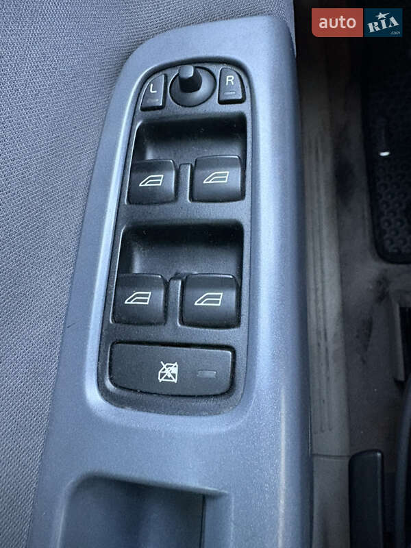 Седан Volvo S40 2006 в Киеве