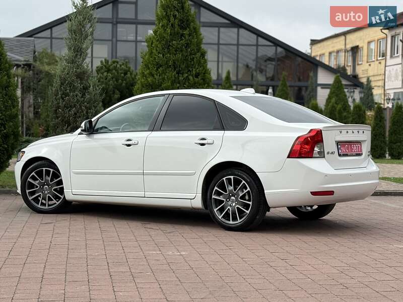 Седан Volvo S40 2010 в Стрые