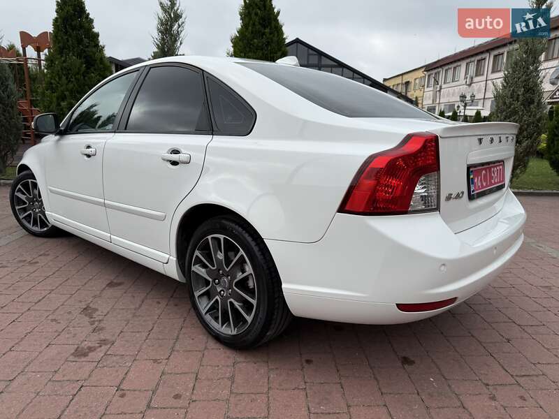 Седан Volvo S40 2010 в Стрые