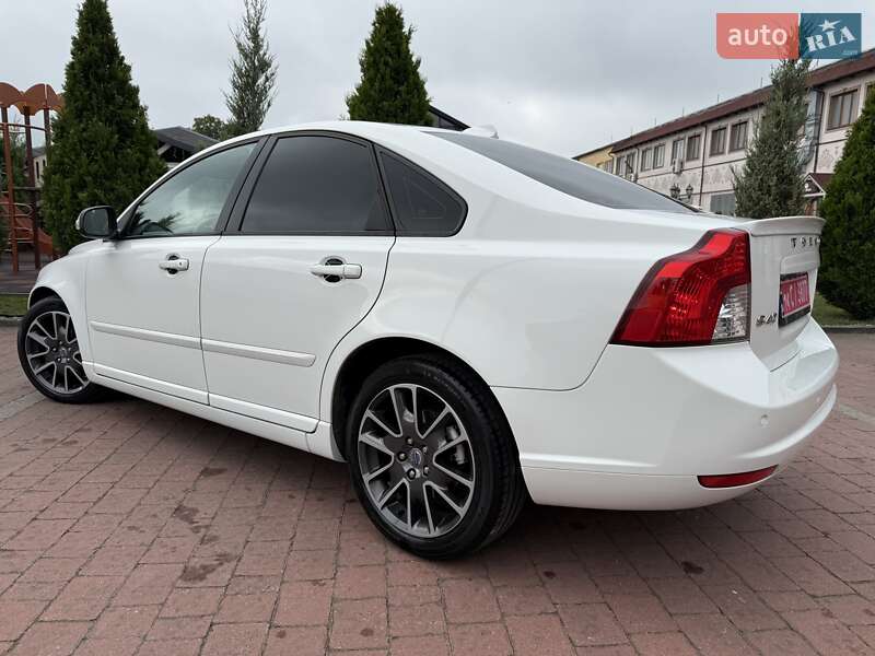 Седан Volvo S40 2010 в Стрые