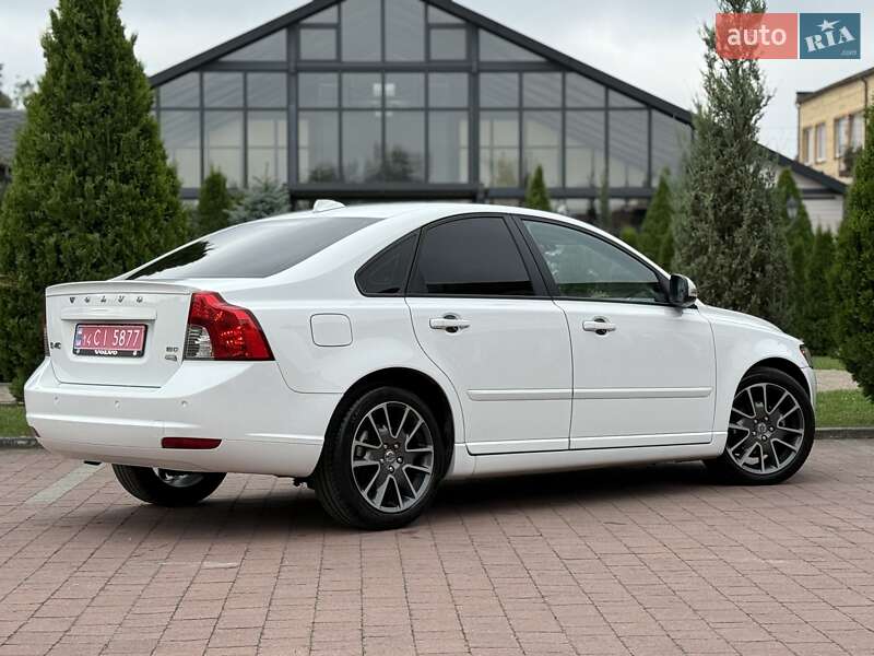 Седан Volvo S40 2010 в Стрые