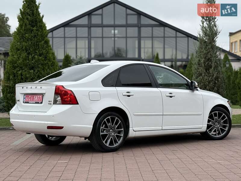 Седан Volvo S40 2010 в Стрые