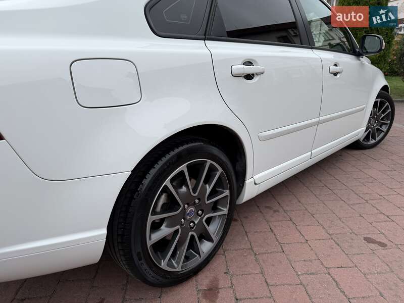 Седан Volvo S40 2010 в Стрые