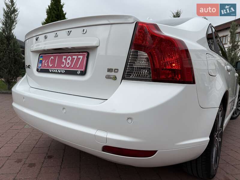 Седан Volvo S40 2010 в Стрые