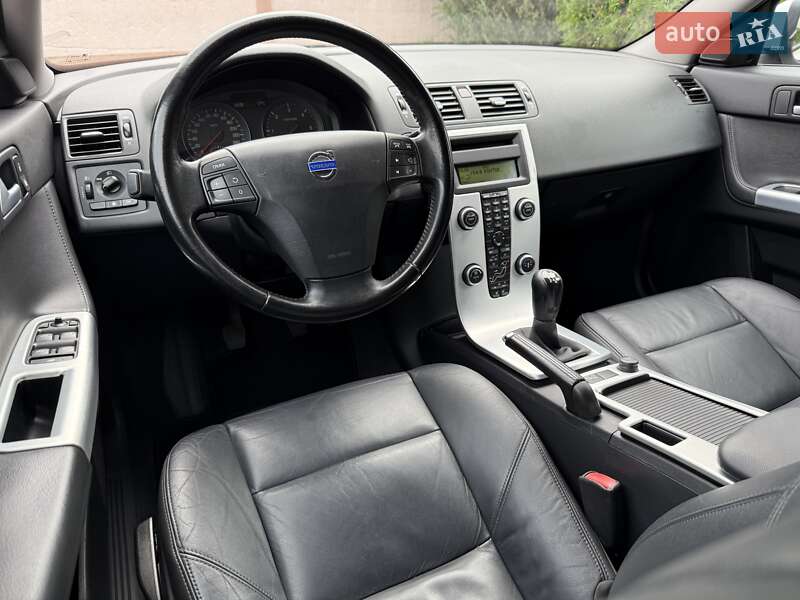 Седан Volvo S40 2010 в Стрые