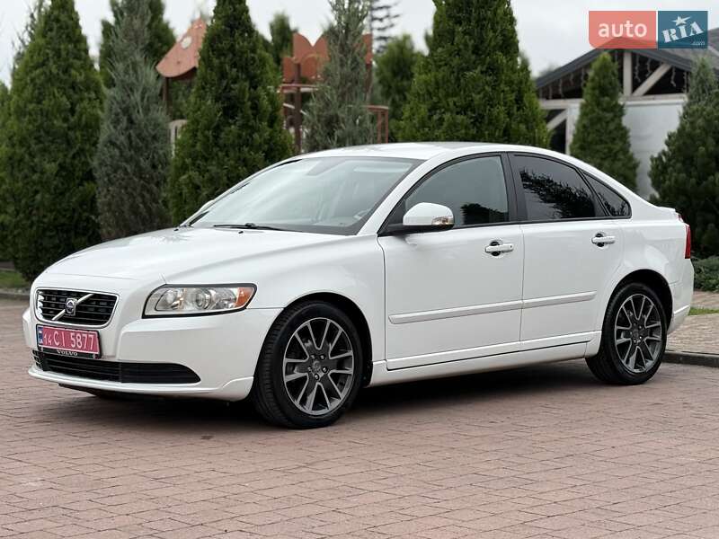 Седан Volvo S40 2010 в Стрые