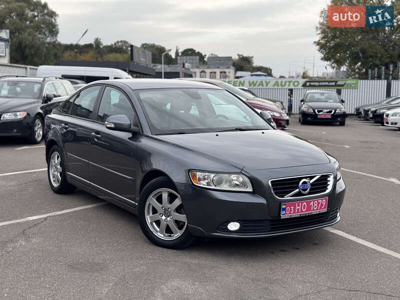 Седан Volvo S40 2012 в 