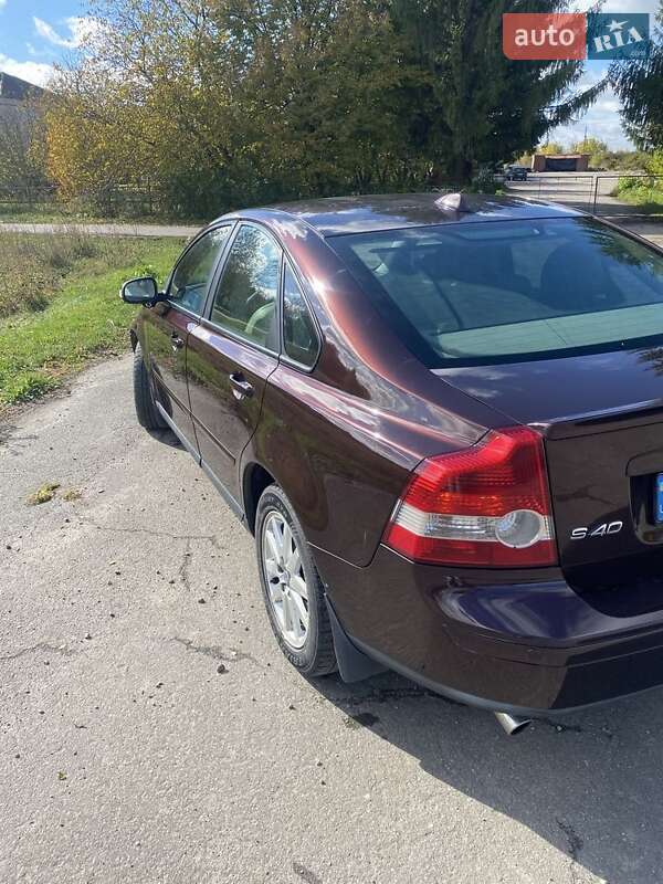 Седан Volvo S40 2006 в Староконстантинове