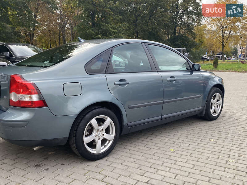 Седан Volvo S40 2004 в Львове