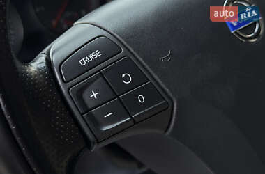 Седан Volvo S40 2012 в 