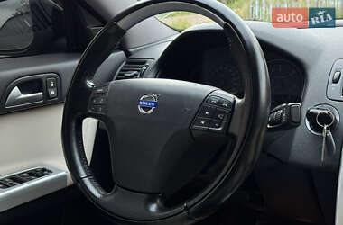 Седан Volvo S40 2012 в 