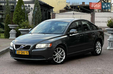Седан Volvo S40 2011 в  фото 2 Седан Volvo S40 2011 в