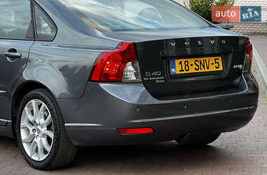Седан Volvo S40 2011 в  фото 39 Седан Volvo S40 2011 в