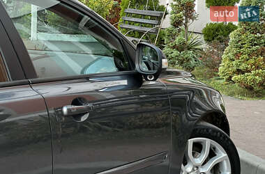 Седан Volvo S40 2011 в  фото 60 Седан Volvo S40 2011 в